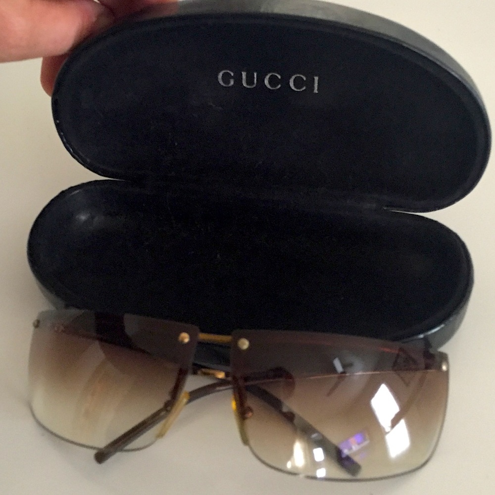 Gucci Vintage Y2K Sunglasses in excellent condition